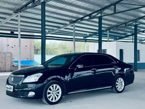 Toyota Crown 2010