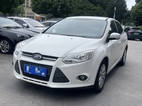 Ford Focus 2015 — фото 1