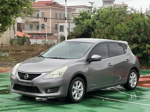 Nissan 骐达TIIDA 2011 — фото 1
