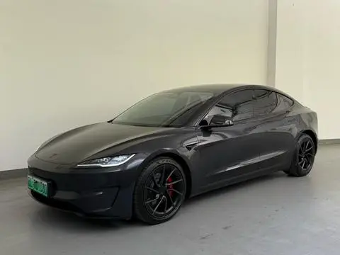 Tesla Model 3 2024