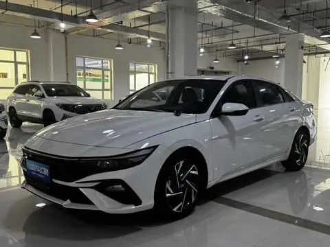 Hyundai Elantra 2023