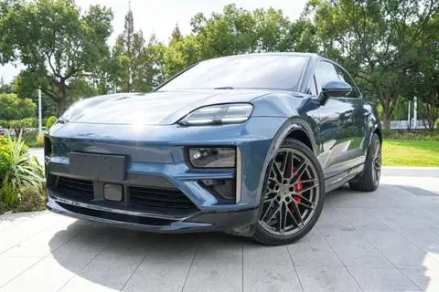 Porsche Macan EV 2024 — фото 1
