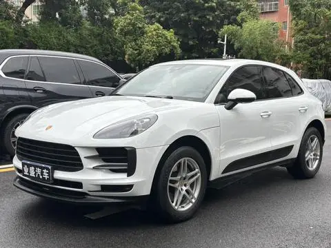Porsche Macan 2021