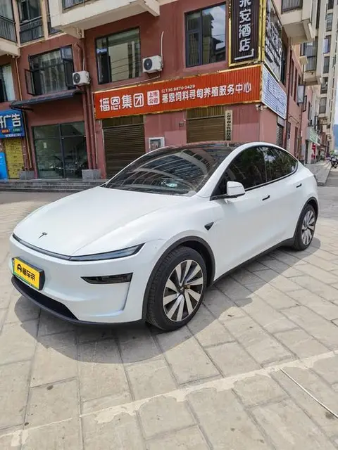 Tesla Model Y 2026