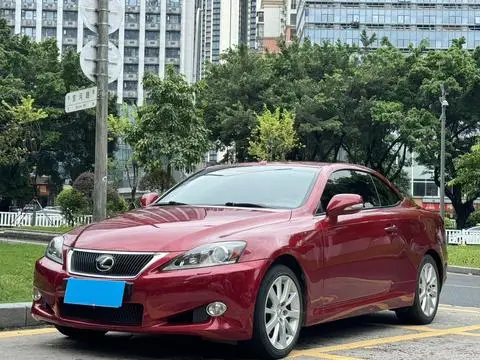 Lexus IS 2011