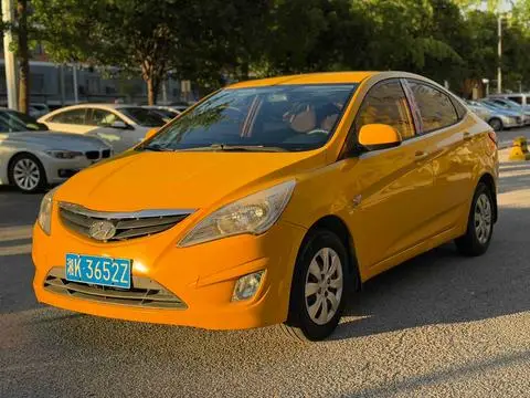 Hyundai 瑞纳 2013