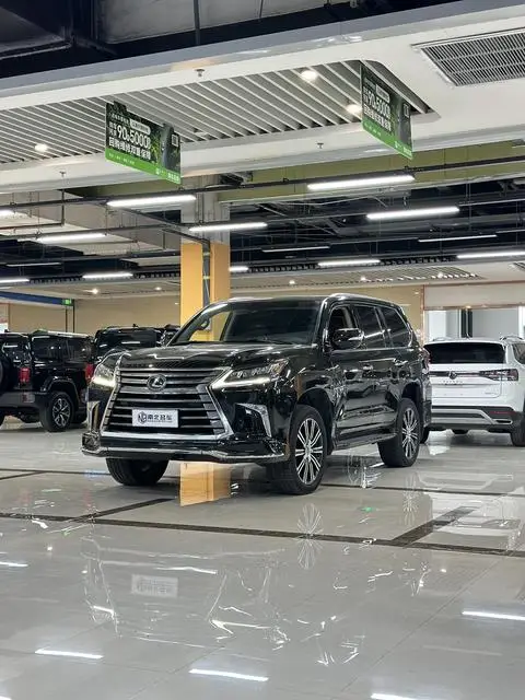 Lexus LX 2019 — фото 1