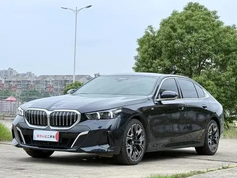 BMW 5 Series 2025
