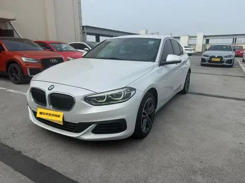 BMW 1 Series 2020 — фото 1