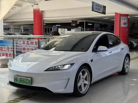 Tesla Model 3 2024