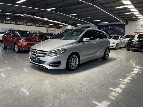 Mercedes-Benz B-Class 2015 — фото 1
