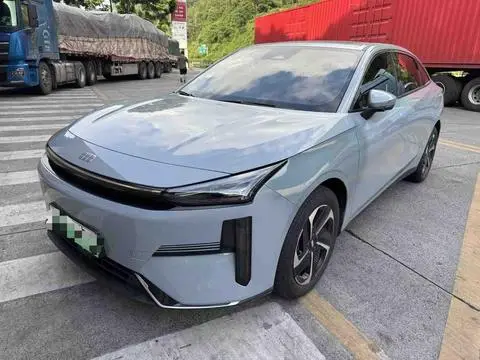 Geely L6 2024