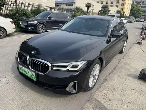 BMW 5 Series PHEV 2021 — фото 1