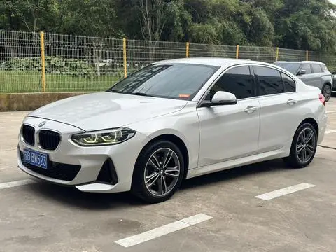 BMW 1 Series 2021 — фото 1