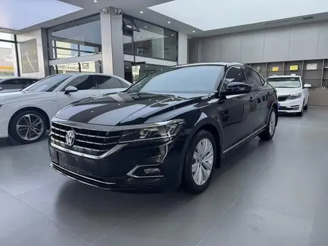 Volkswagen Passat 2019 — фото 1