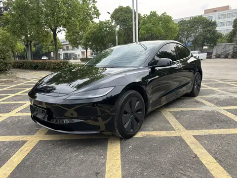 Tesla Model 3 2025