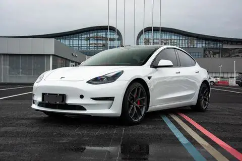 Tesla Model 3 2022 — фото 1