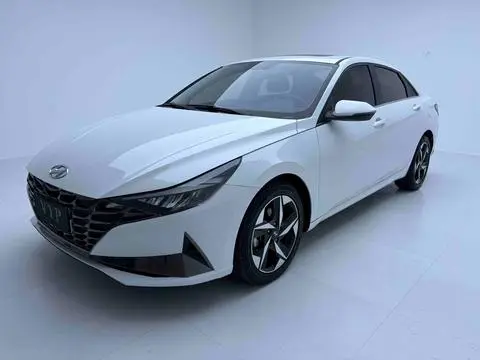 Hyundai Elantra 2022