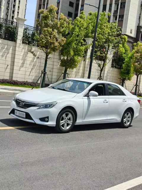 Toyota Reiz 2013
