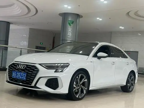 Audi A3 2023 — фото 1