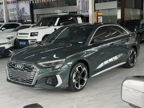 Audi A3 2023 — фото 1