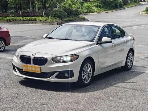 BMW 1 Series 2017 — фото 1