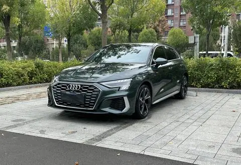 Audi A3 2022 — фото 1