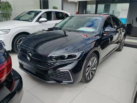 Volkswagen Passat 2023