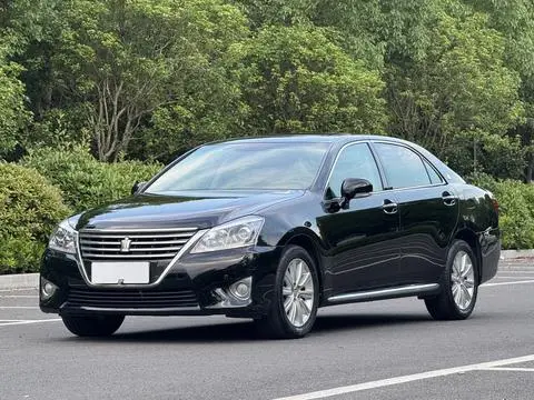 Toyota Crown 2012