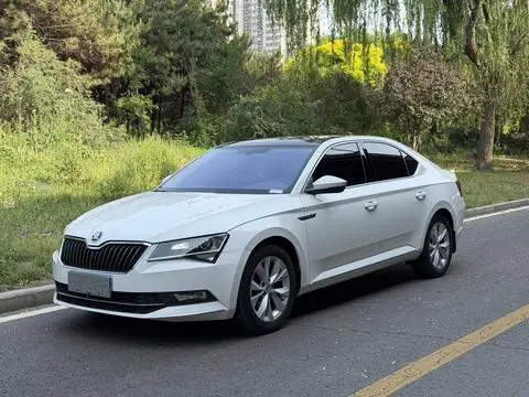 Skoda Superb 2016 — фото 1