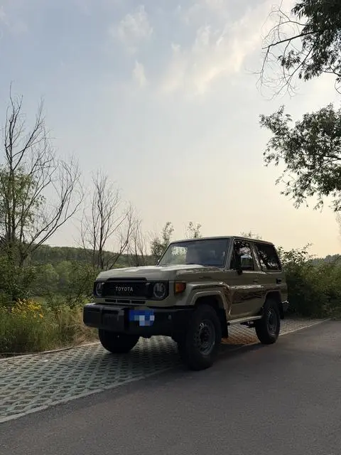 Toyota 兰德酷路泽70 Series 2025