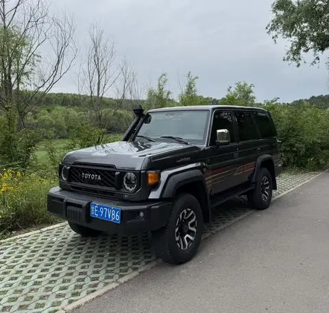 Toyota 兰德酷路泽70 Series 2025
