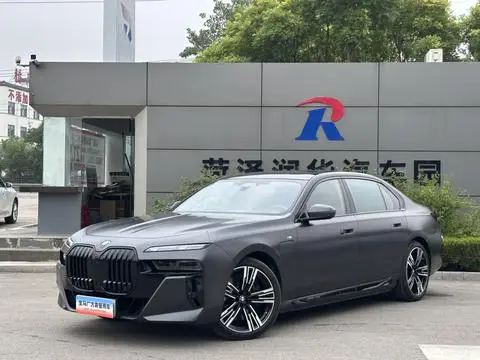 BMW i7 2023