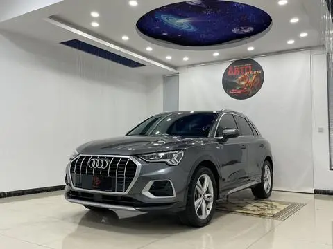 Audi Q3 2022 — фото 1