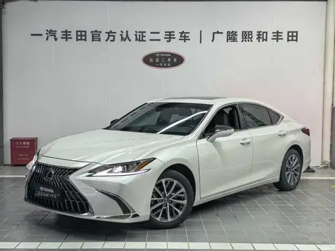 Lexus ES 2022
