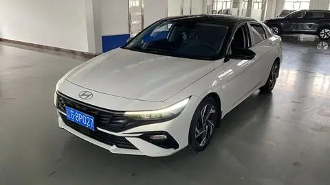 Hyundai Elantra 2023