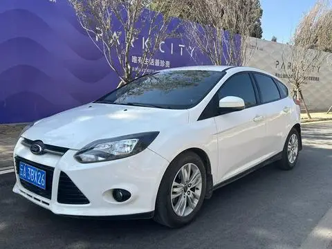 Ford Focus 2012 — фото 1