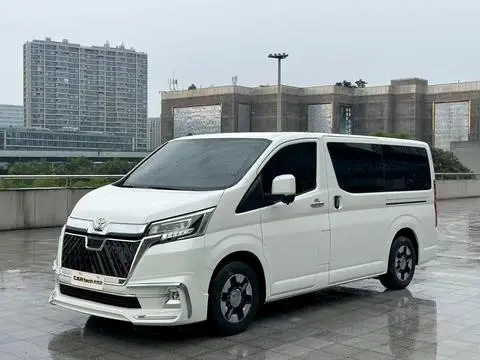 Toyota Hiace 2024 — фото 1
