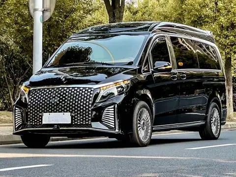 Mercedes-Benz V-Class 2023 — фото 1