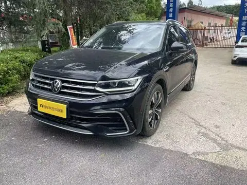 Volkswagen Tiguan L 2022 — фото 1