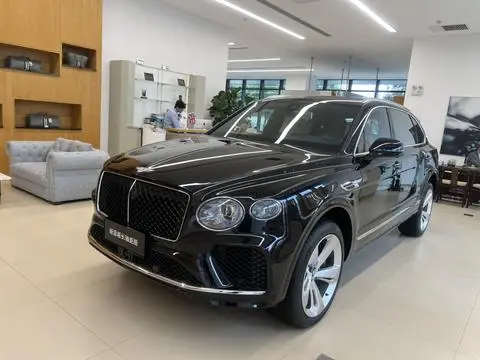 Bentley 添越 2025