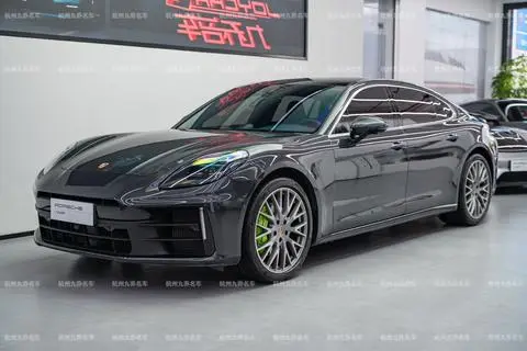 Porsche Panamera 2024