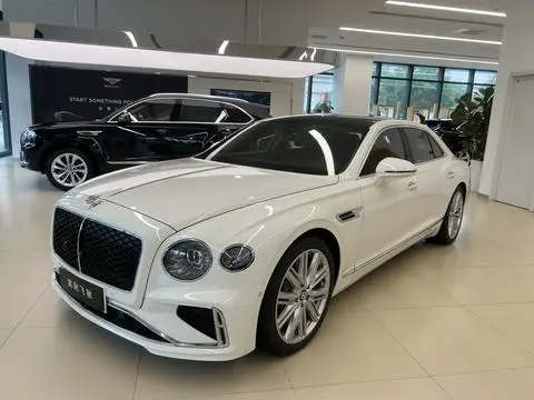 Bentley 飞驰PHEV 2026
