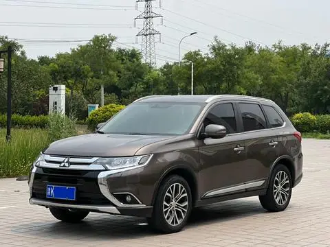 Mitsubishi 欧蓝德 2016