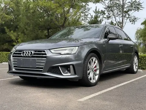 Audi A4L 2018