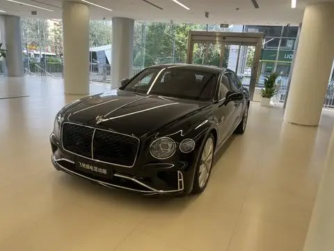 Bentley 飞驰PHEV 2026