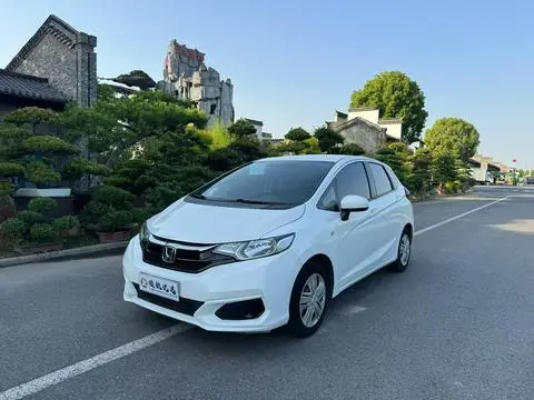Honda Fit 2018 — фото 1