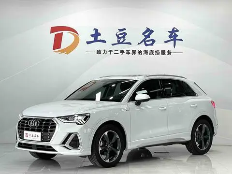 Audi Q3 2022 — фото 1