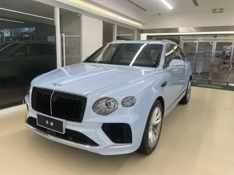 Bentley 添越 2025