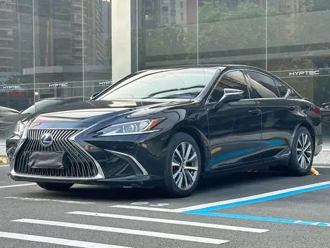 Lexus ES 2020